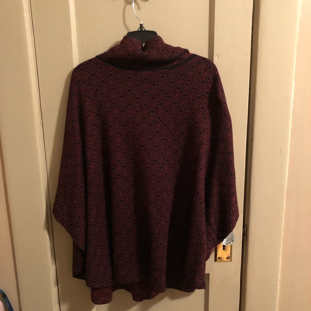 Fever Geometric Poncho - Picture 6 of 6